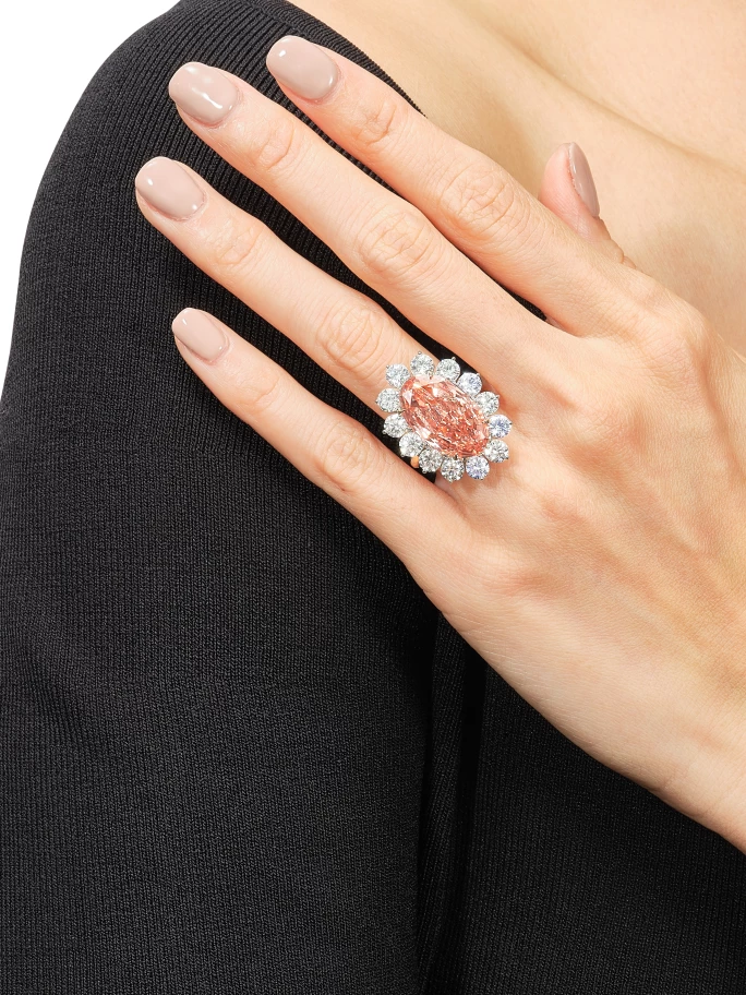 深彩橙粉紅色鑽石配鑽石戒指